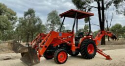 Tracteur industriel / Tractopelle Kubota B21