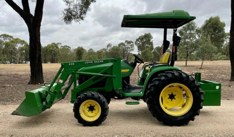 Tracteur John Deere 4310 complet