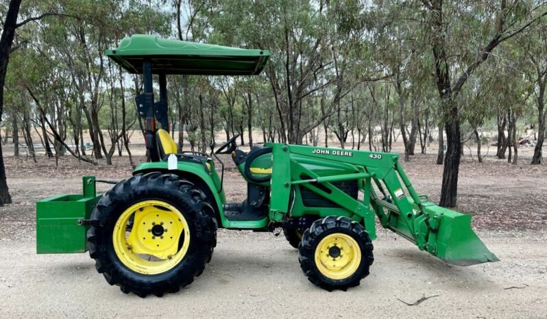 Tracteur John Deere 4310 complet