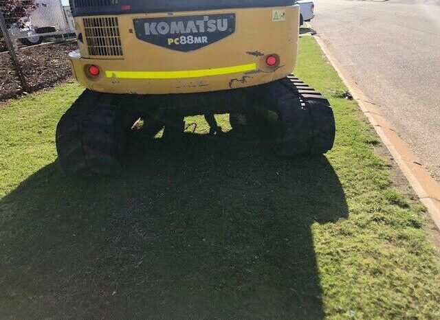 Pelle Komatsu PC88MR-6 8 tonnes longue portée complet